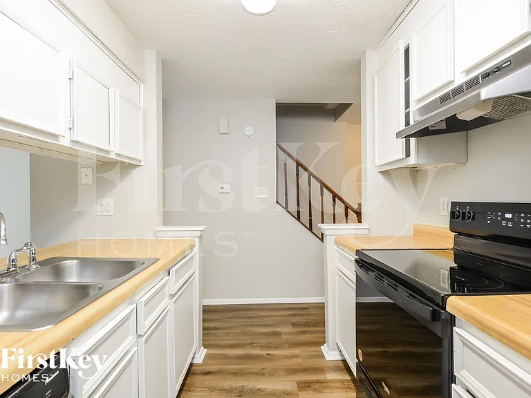 6847 Cross Key Dr — Photo 8