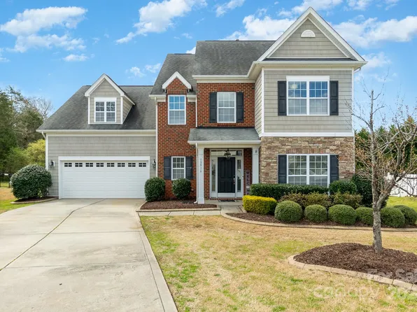 13916 Mill River Ln, Charlotte, NC 28273