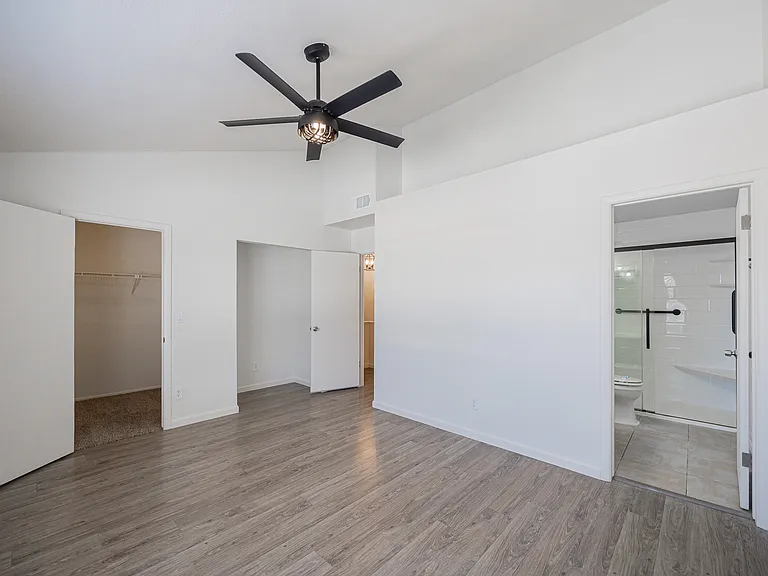 7801 N 44th Dr #1030 — Photo 14
