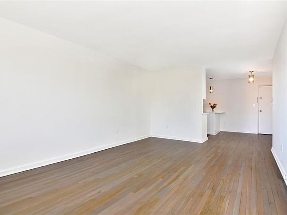 3rd image of 61 Maple Ave APT 2A