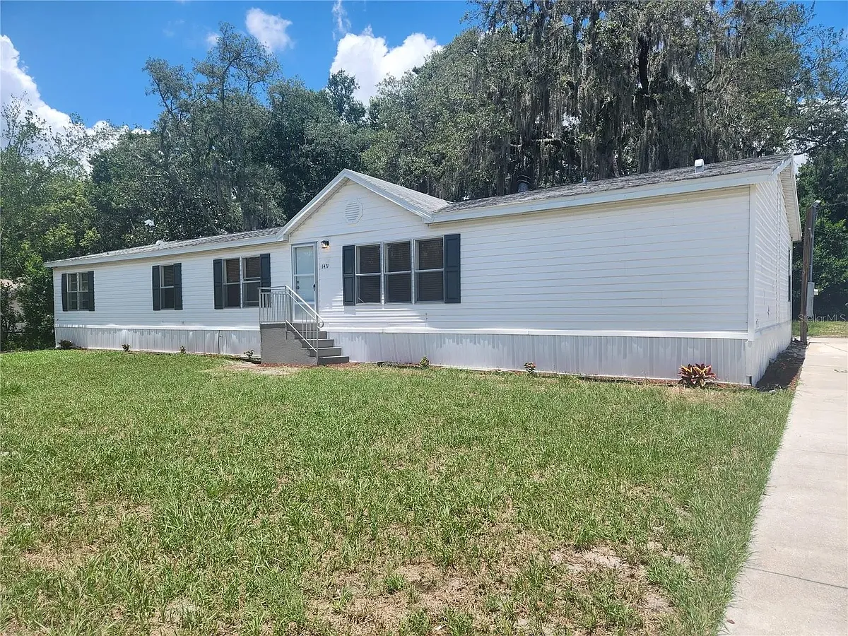 Building Photo - 1471 Lake Dr