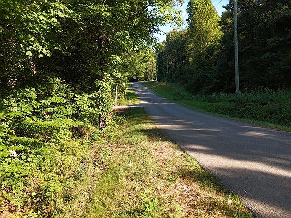 3rd image of 45 Old Mine Rd
