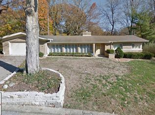 8 Pine Tree Dr, Leland Grove, IL 62704