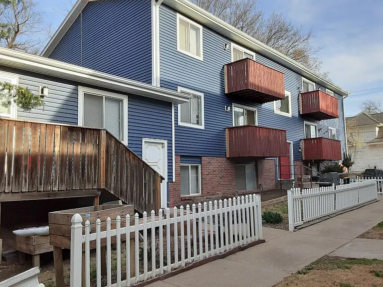2139 A St #5 — Photo 3