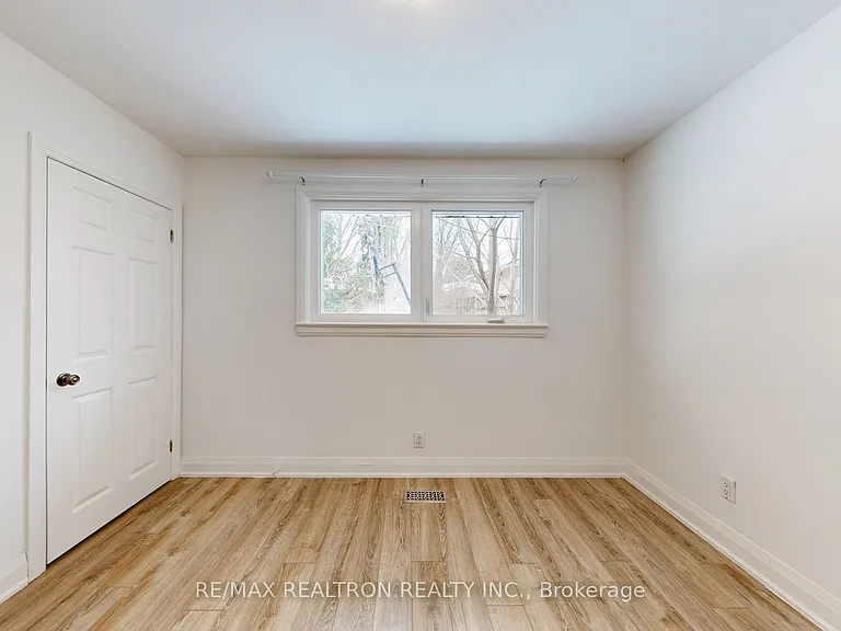 24 Fenelon Dr — Photo 26