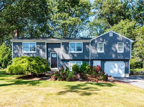 37 Cedar Grove Dr, Exeter, RI 02822