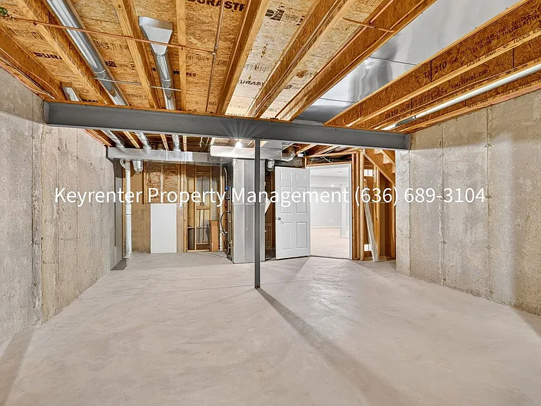 411 Angelique Pl — Photo 38