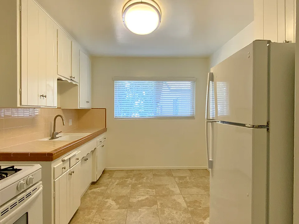 Eat-in Kitchen