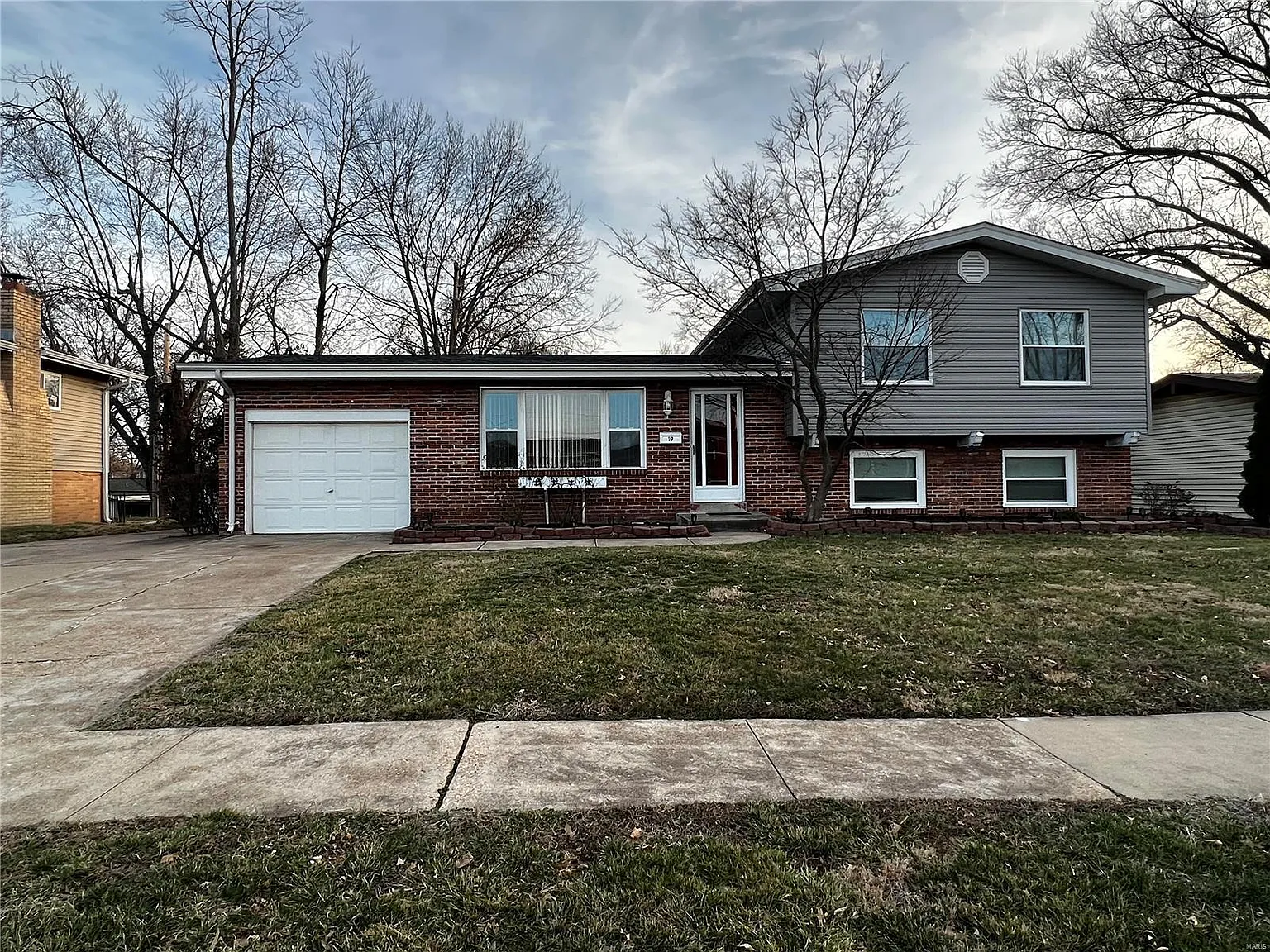 19 Trinity Ln photo 1