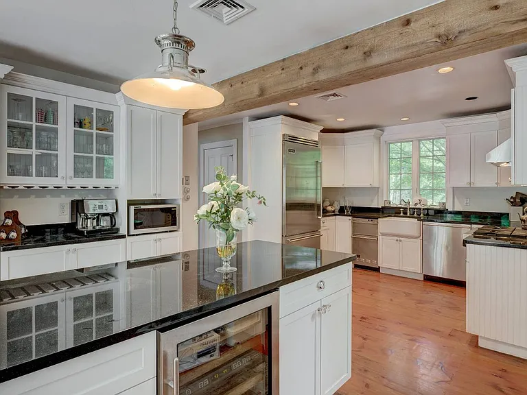 14 Hillside Ave — Photo 4