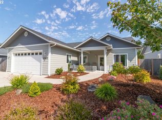 2065 52nd St, Florence, OR 97439