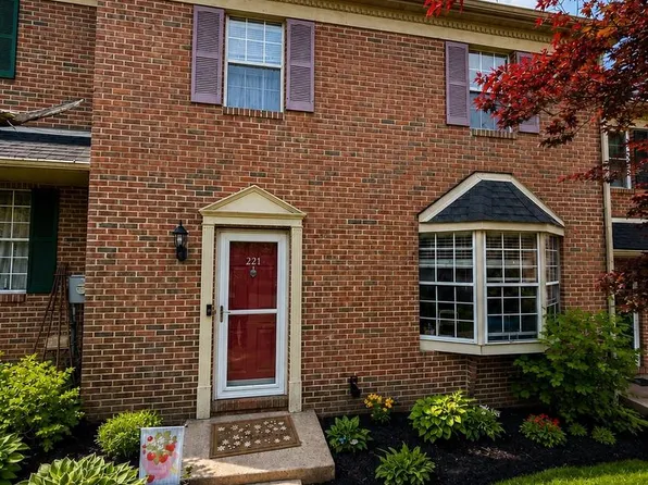 221 Goshen Rd, Schwenksville, PA 19473