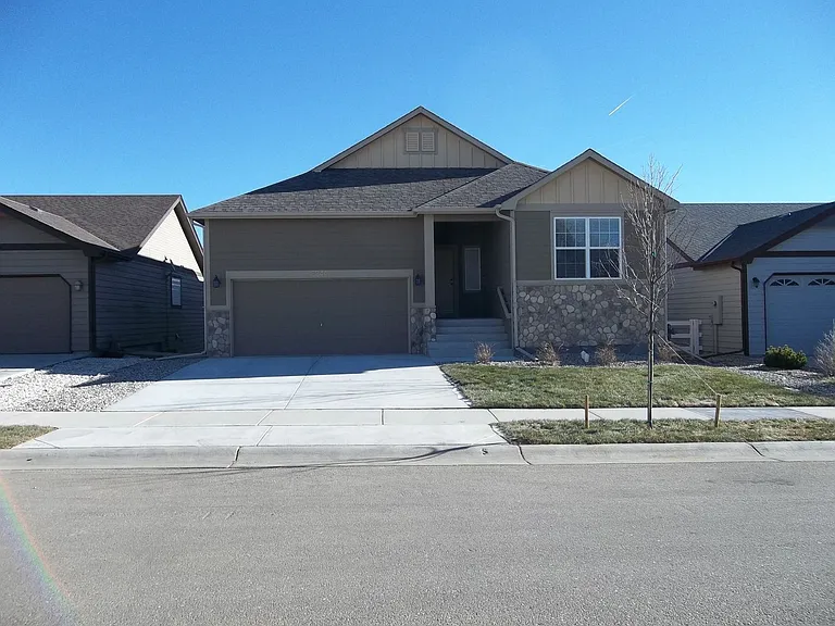 2244 Marshfield Ln — Photo 1