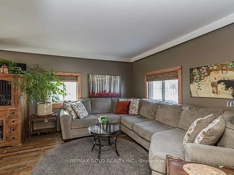 5135 Trafalgar Rd — Photo 6