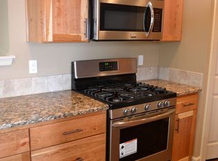 1432 N Evergreen Ave, Stayton, OR 97383