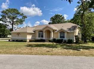 2 Carnation Ct E, Homosassa, FL 34446