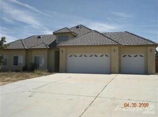 11220 Muscatel St, Oak Hills, CA 92344