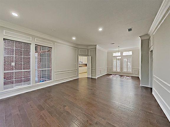 4th image of 3501 Dartmouth Dr