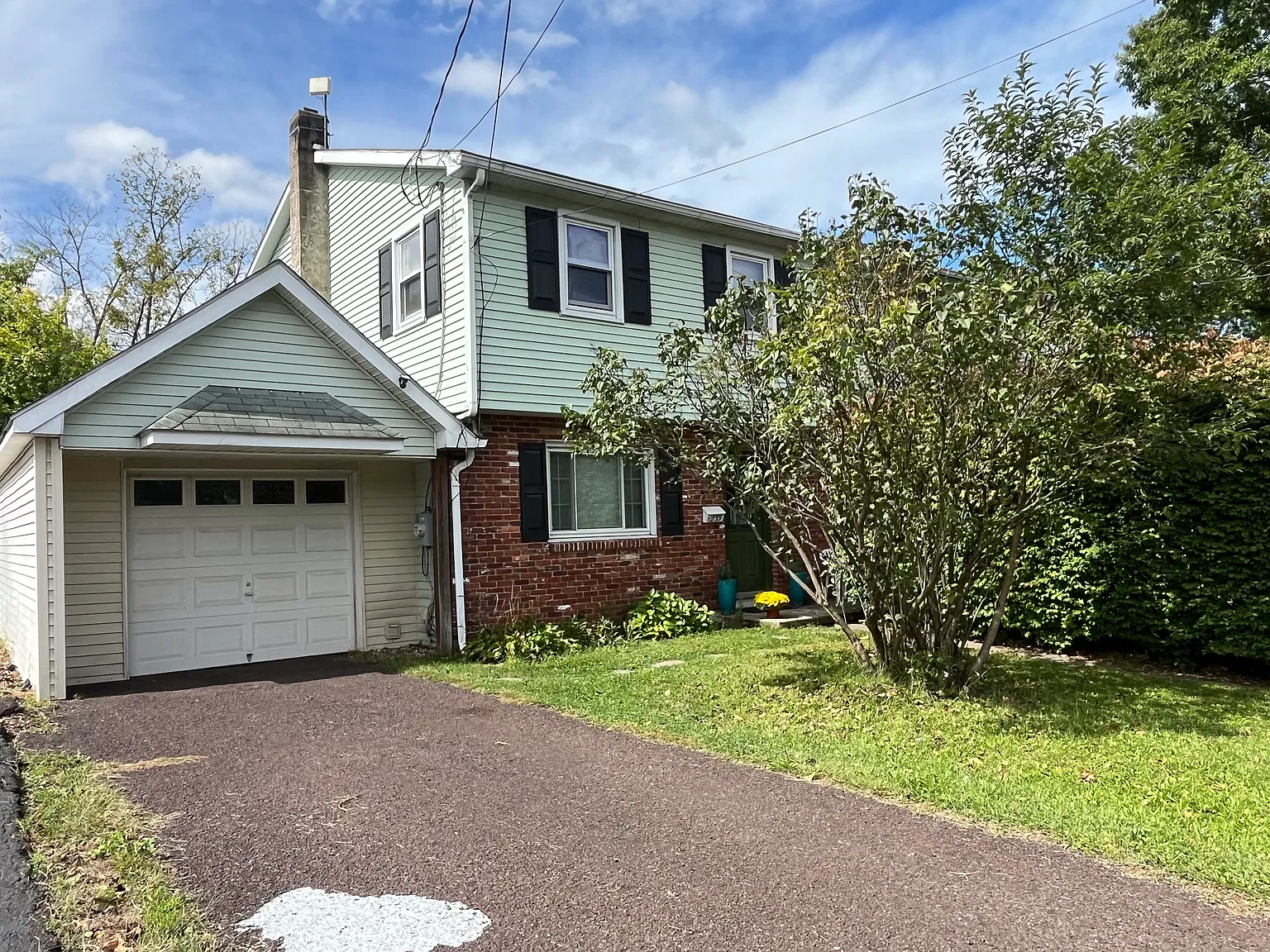 3 bed, 1.5 bath, 1200 sqft, $2,150 — Photo 1