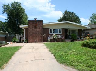 1916 Prairie Ln, Augusta, KS 67010