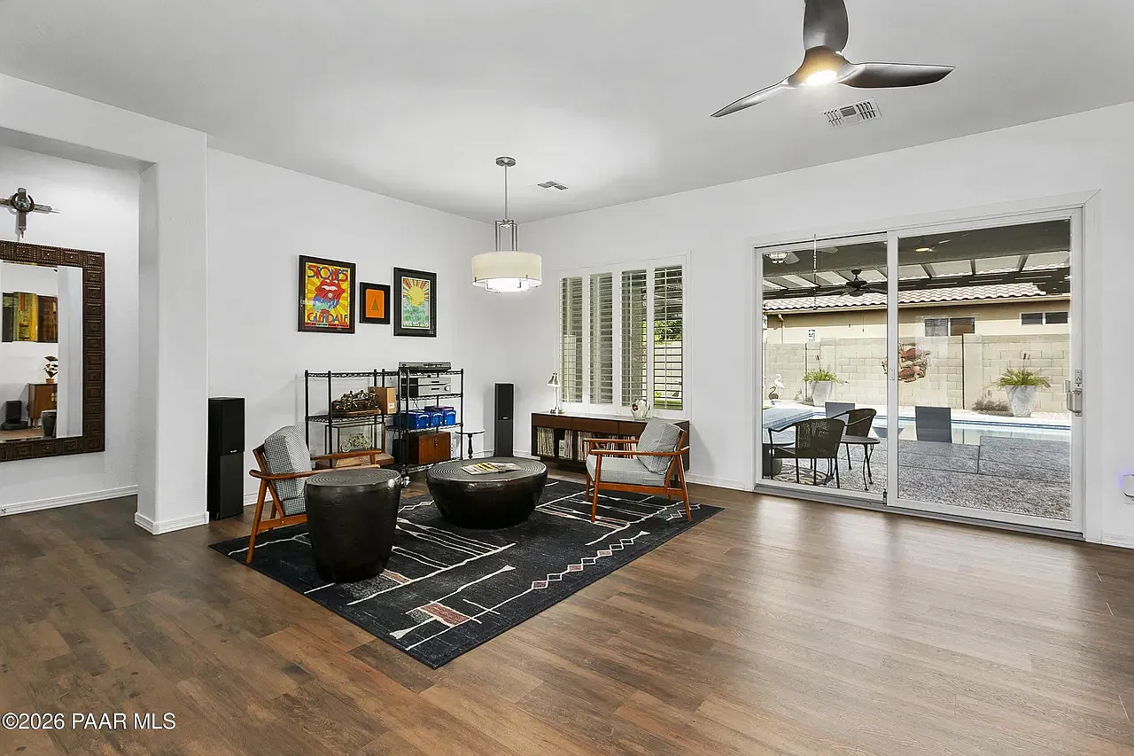 3 bed, 2.5 bath, 2666 sqft, $3,000 — Photo 4