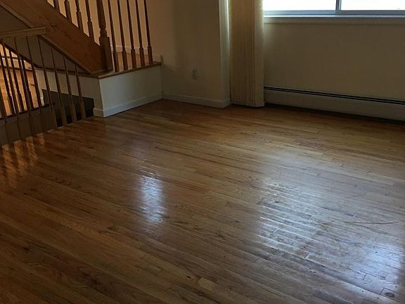3rd image of 374 Wilson Ave