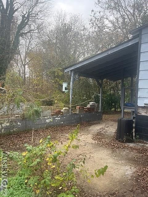 2nd image of 117 W End Blvd