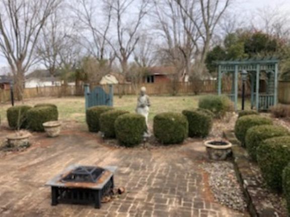 5th image of 320 Emmett Ave
