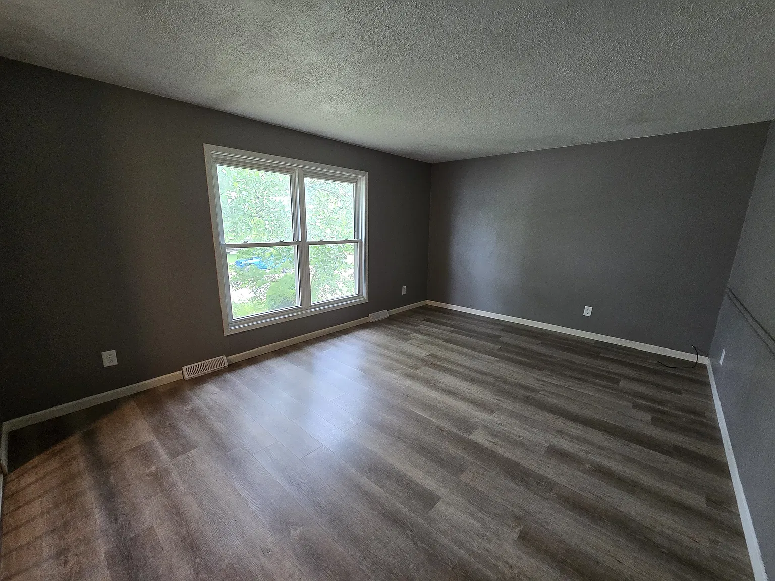 1242 Edgewood Drive - 1 — Photo 4
