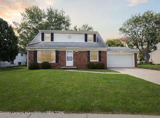 1923 Pinecrest Dr, East Lansing, MI 48823