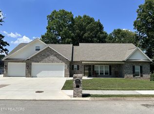 2310 Argonne Dr, Maryville, TN 37804
