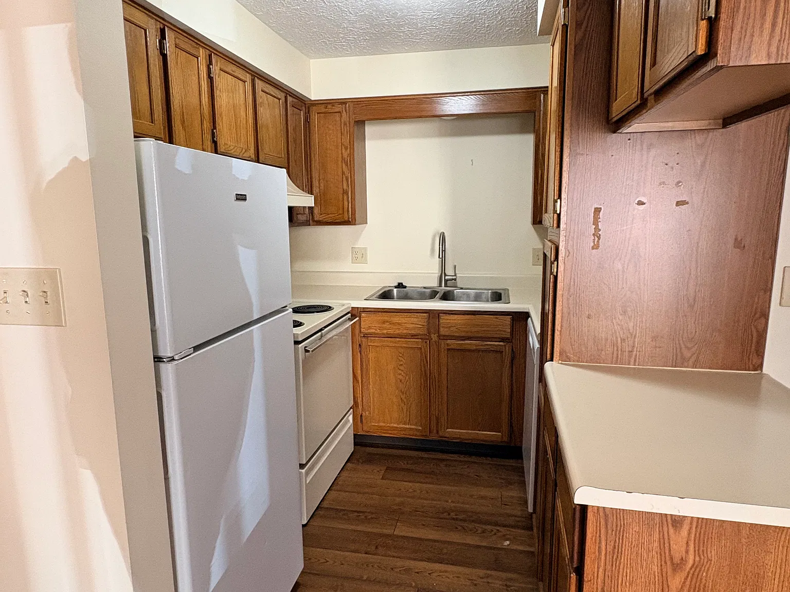 2 bed, 840 sqft, $925 — Photo 2