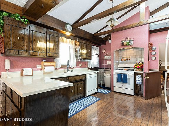 3rd image of 15629 Latrobe Ave