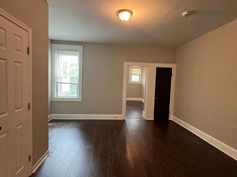 1329 Homestead St — Photo 4