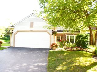 213 Ascot Ln, Streamwood, IL
