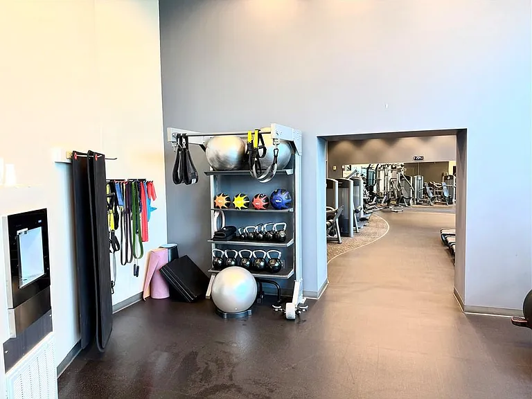 1080 Peachtree St NE #2110 — Photo 61