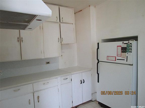 4th image of 330 2ND AVENUE E