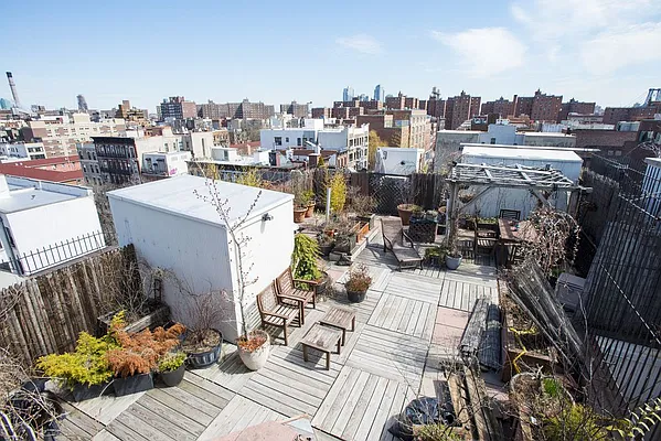 Rented by Daniel Baum & Co | media 17
