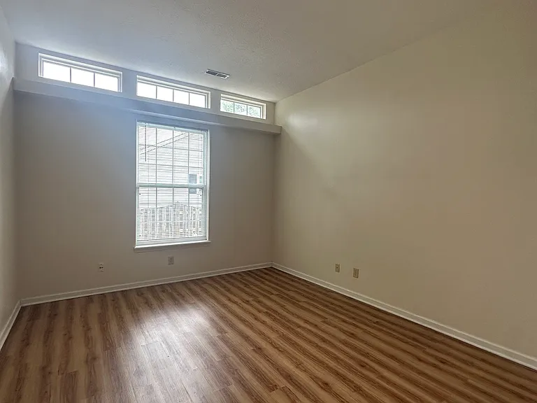 13870 Waycross Dr — Photo 12