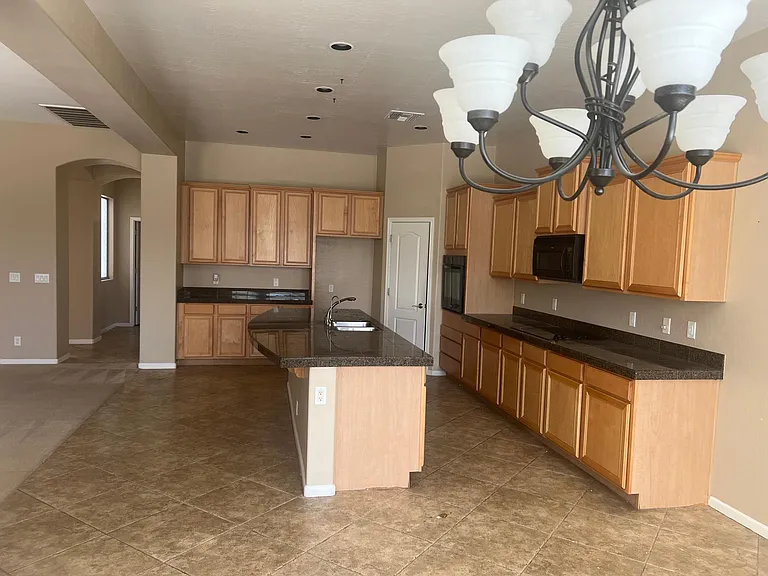 2644 S Four Peaks Way — Photo 4
