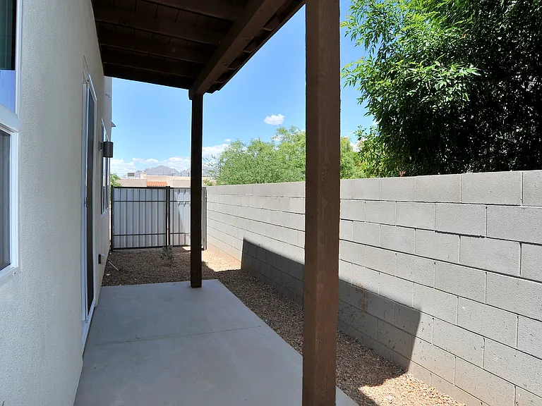 1218 E Blacklidge Dr #1101 — Photo 43