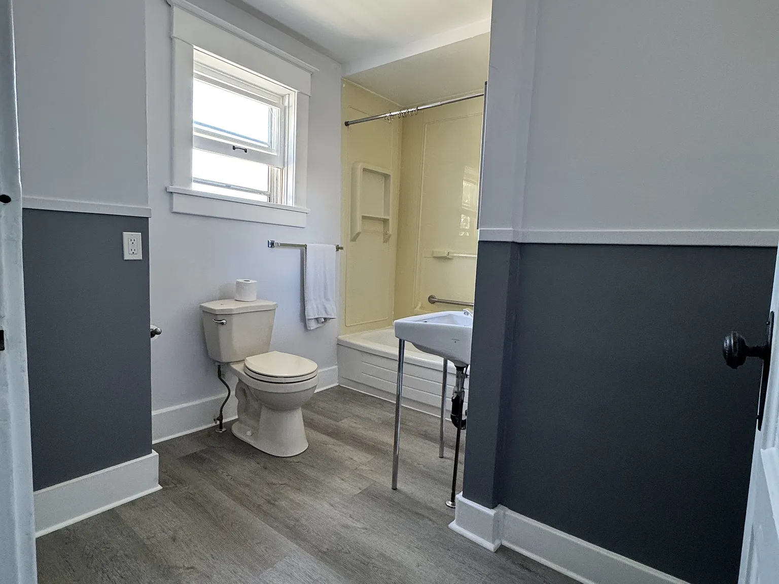 240 Ottawa Avenue - 1 — Photo 4