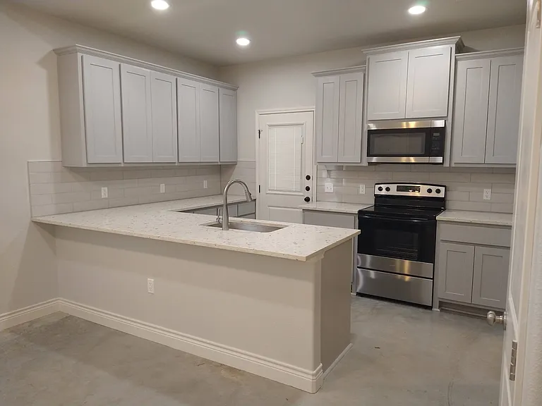 Unit 105 (mirror design to unit 104 but with similar finishes)