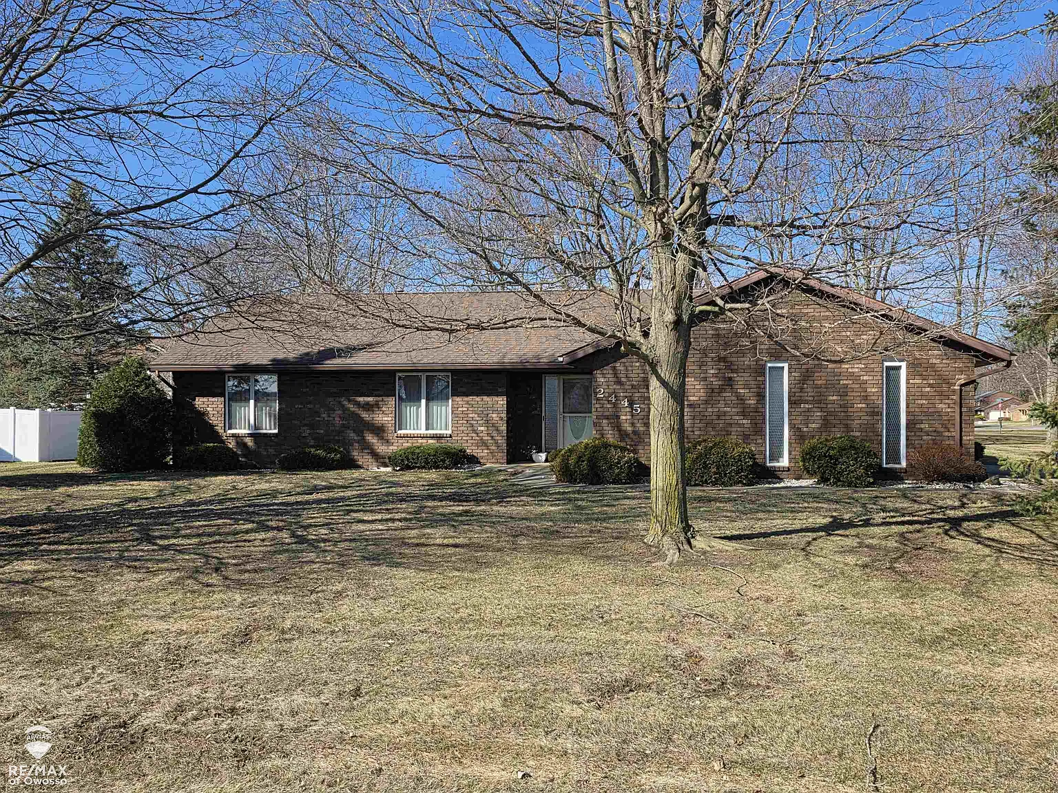 2445 N Hickory Rd photo 1