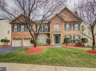 10705 Maplecrest Ln, Potomac, MD 20854