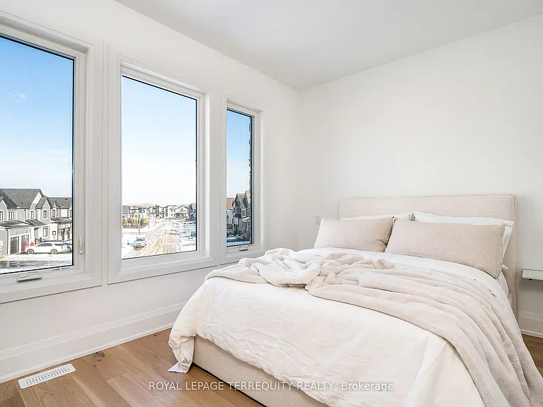 109 Stillwater Cres #L/T — Photo 27