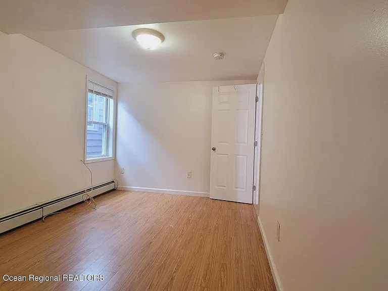 218 Porter Ave #B — Photo 10