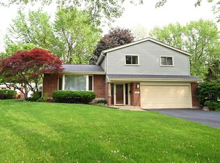 2047 Evergreen Ter, Arlington Heights, IL 60004