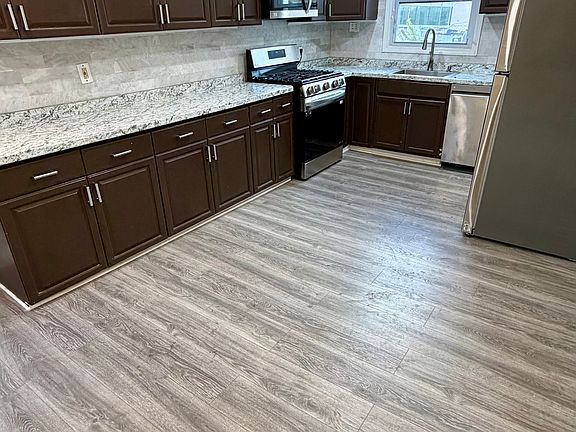 3rd image of 637 Newark Ave #2B