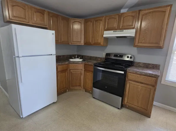 8 Mannz St, Hartford, CT
